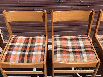Quattro sedie vintage in legno