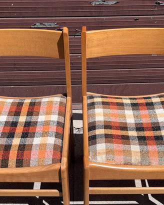Quattro sedie vintage in legno