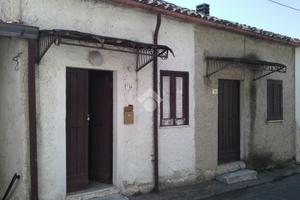 CASA SEMINDIPENDENTE A VILLA SANTA LUCIA