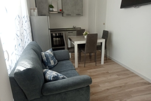 CASA INDIPENDENTE lungomare TRANI 179.000,00