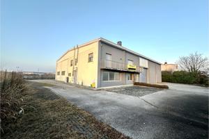 Tavagnacco: Capannone industriale