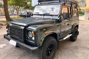 Land Rover Defender 90 2.4 TD4 Station Wagon S