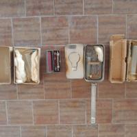 Lotto siringhe in vetro e contenitori vintage