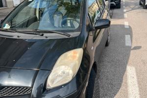 Toyota yaris in buono stato