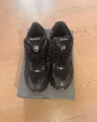 balenciaga runner nere