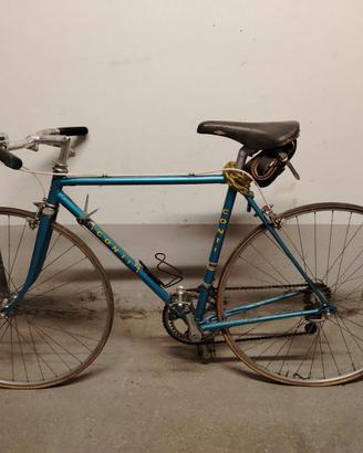 Bicicletta vintage da restaurare
