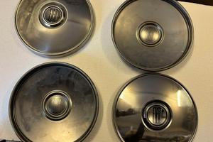 4 COPPE RUOTA  FIAT 124/125 I° SERIE