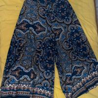 Pantaloni con disegni