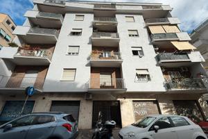 Jonio - negozio ad.te viale jonio