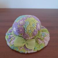 Puntaspilli/profumatore a forma di cappello