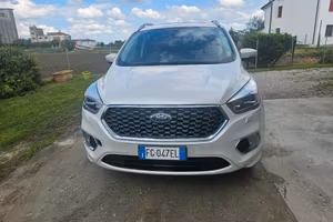 Ford Kuga allestimento Vignale 