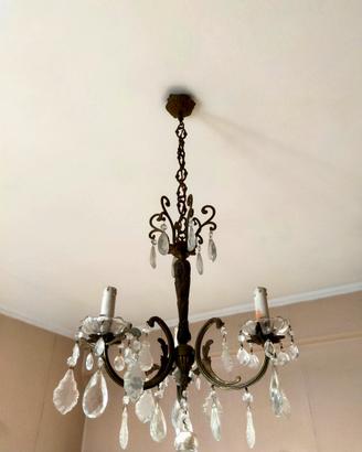 Lampadario con gocce di cristallo