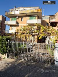 APPARTAMENTO CON INGRESSO INDIPENDENTE E GIARDINO