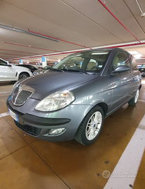 Lancia Ypsilon 1.4 16V cambio automatico NUOVO