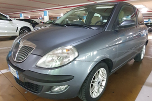 Lancia Ypsilon 1.4 16V cambio automatico NUOVO