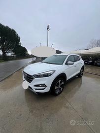 Hyundai TUCSON 1.7 crdi Sound 2wd 115cv