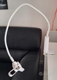 Pinza per usare il cellulare senza mani