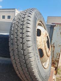 Gomma con cerchio ford