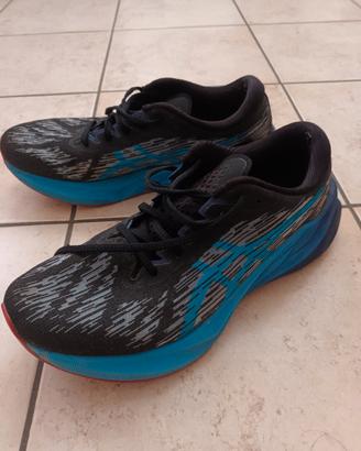 Asics Novablast 3 taglia 44