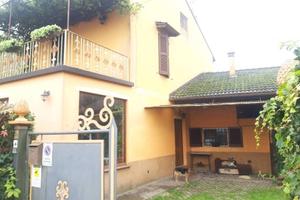 Villa di 225 m² con 4 locali e box auto a Cremona