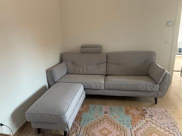 Divano poltrone e sofa sfoderabile grigio con pouf