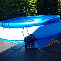 Piscina intex con piccolo foro