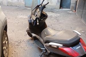 X-MAX 250