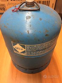 Bombola gas per campeggio.