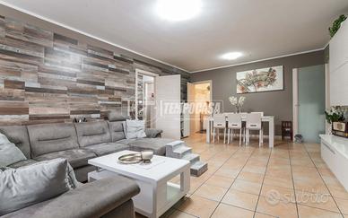 TRE LOCALI CON DOPPI SERVIZI CANTINA E BOX