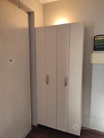 armadio dispensa con illuminazione interna