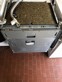 lavastoviglie da incasso hotpoint Ariston
