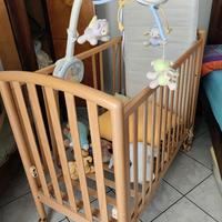 Lettino legno Pali con materasso,paracolpi,giostra