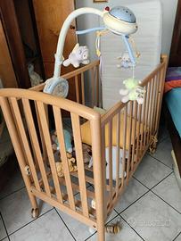 Lettino legno Pali con materasso,paracolpi,giostra