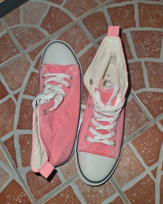 Scarpa ginnastica tela alta