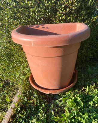 Vaso in plastica semicorcolare medie dimensioni