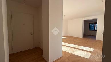 4 LOCALI A PORDENONE