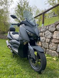 Yamaha X-Max 300