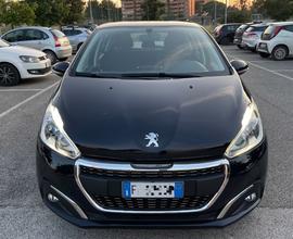 Peugeot 208 Benzina NEOPATENTATI