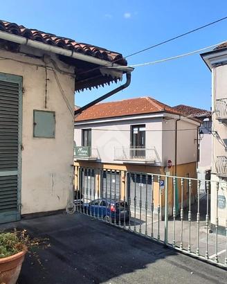 CASA SEMINDIPENDENTE A GASSINO TORINESE
