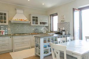 4 LOCALI A FONTE NUOVA