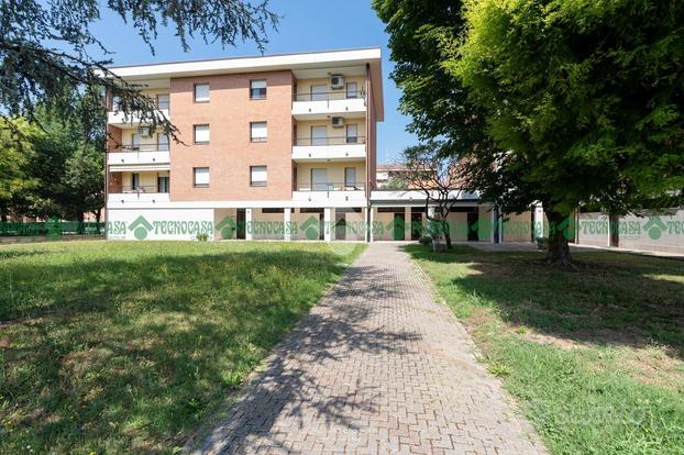 4 LOCALI A CASTELFRANCO EMILIA