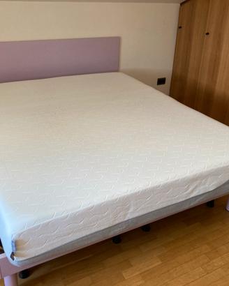 Letto matrimoniale completo di materasso e rete