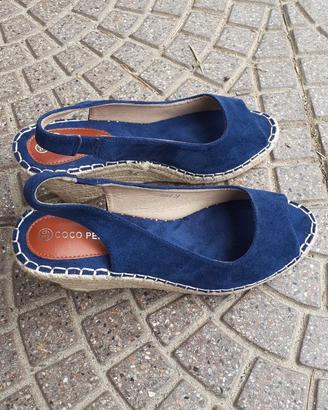 Scarpe chanel blu punta aperta n. 39, nuove
