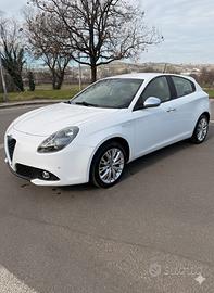 AlfaRomeo Giulietta  Benz/Gpl  120CV 2018 !