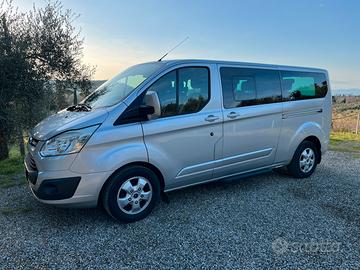 Van 9 posti Ford Tourneo Custom 1 serie
