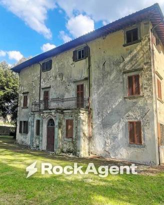 Villa di 5500 m² con più di 5 locali e box auto a 