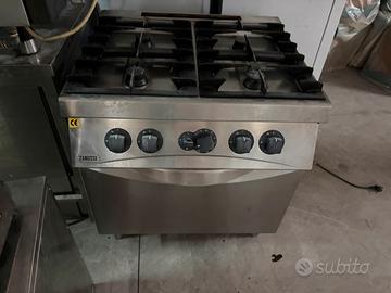 Quattro fuochi zanussi con forno