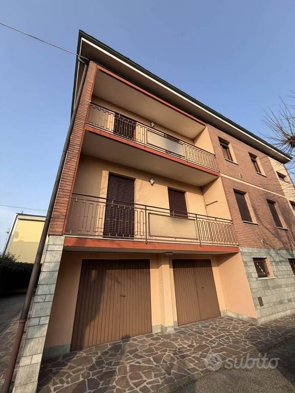 Villa di 226 m² con più di 5 locali e box auto a M