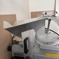 Affettatrice piastra ad induzione e friggirtice