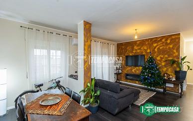 QUADRILOCALE CON BOX IN CENTRO